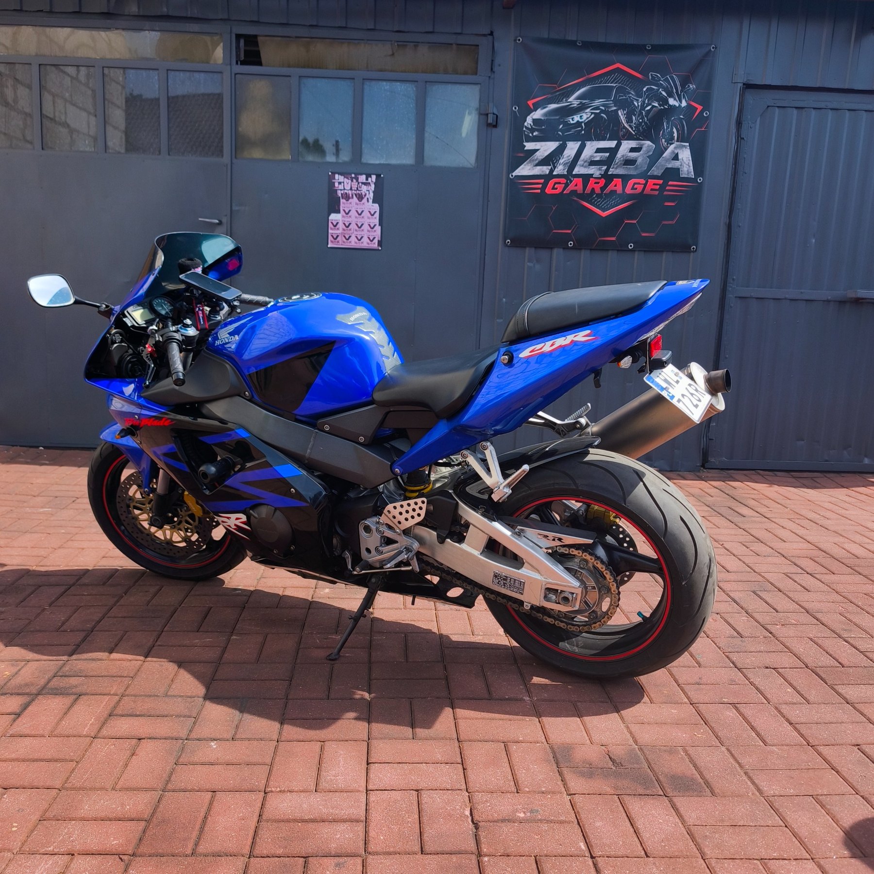 Honda CBR przed Zięba Garage